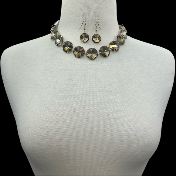 Topaz Color Glass Octagon Beaded Necklace Earrings Set - Picture 2 of 4